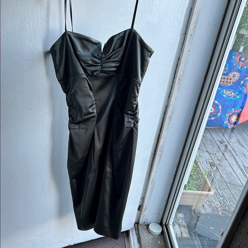 Xscape Green Sheath Dress Sweetheart Neckline. Friday frenzied sale🌺